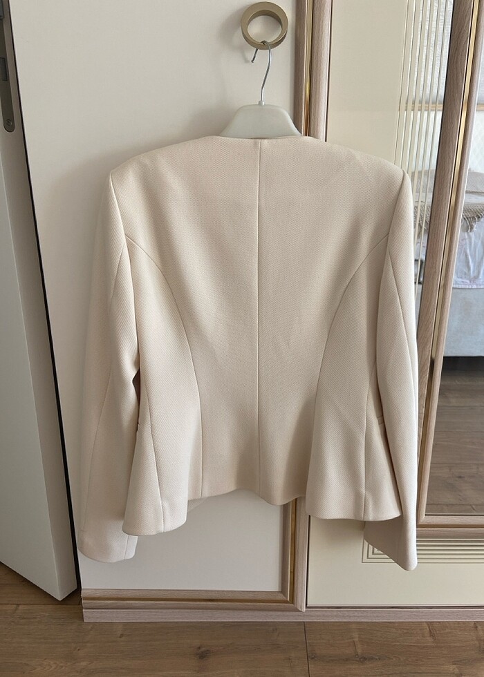 Adl yeni sezon vanilya rengi ceket - Görsel 2