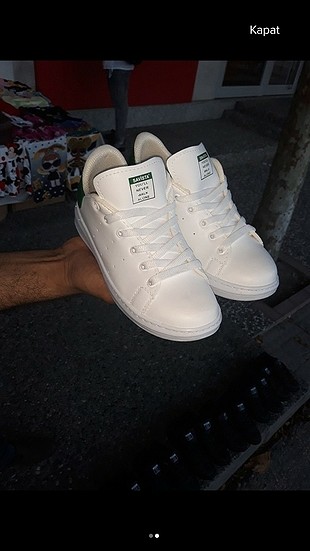 beyaz spor ayakkabı 