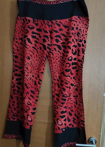 Plaj pantolonu ince tül kumaş kırmızı siyah leopar desenli - Görsel 9