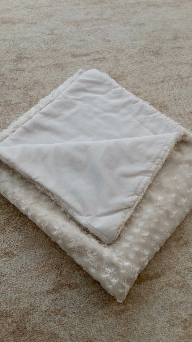 Beyaz Çocuk Battaniyesi - Görsel 2