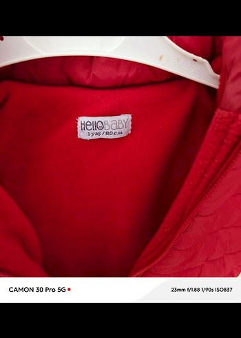 Kırmızı Kapüşonlu Erkek Çocuk Mont - Görsel 4