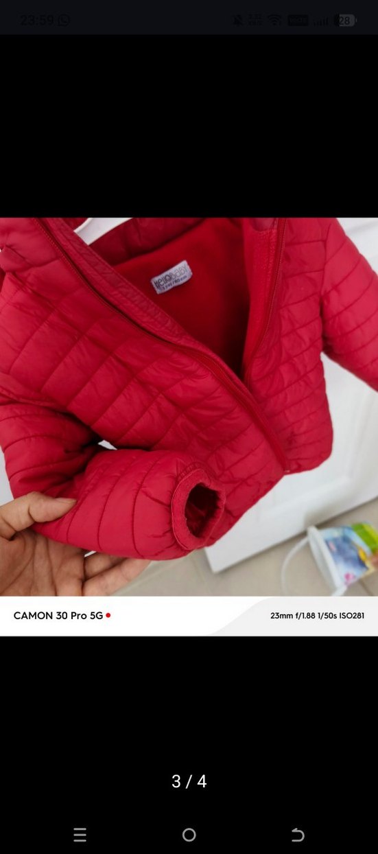 Kırmızı Kapüşonlu Erkek Çocuk Mont - Görsel 3