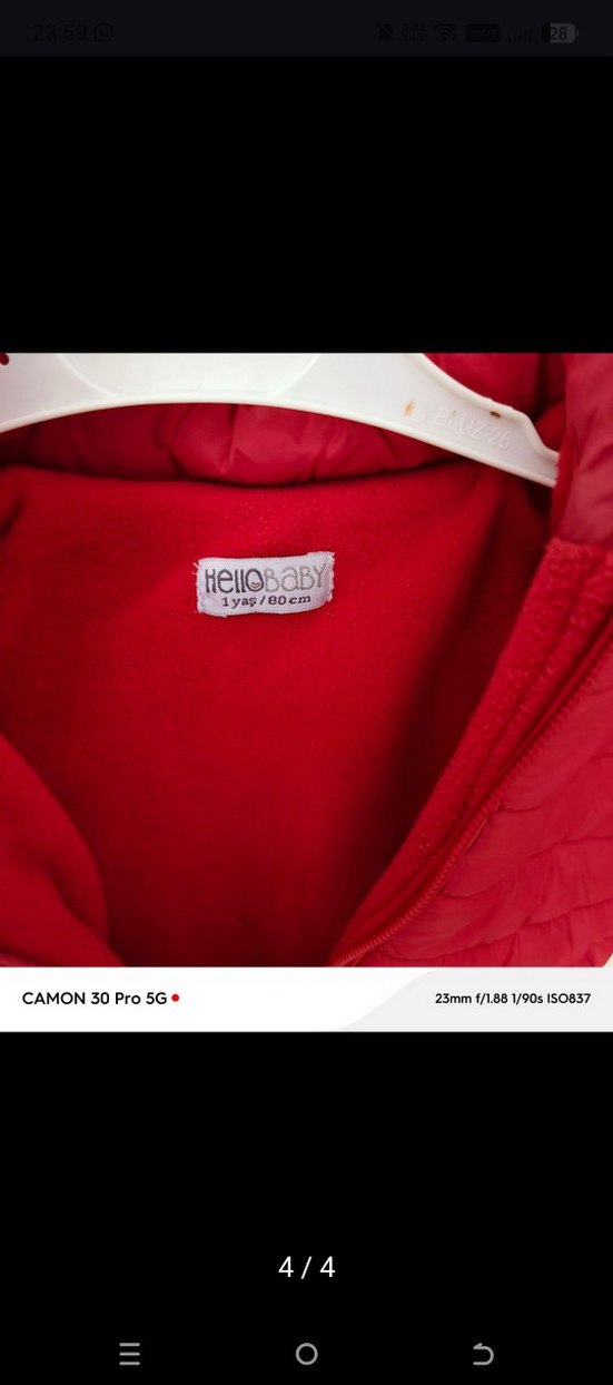 Kırmızı Kapüşonlu Erkek Çocuk Mont - Görsel 4