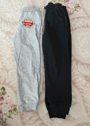 Gri ve Siyah Erkek Çocuk Rahat Eşofman Altları - Görsel 2