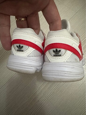 21 Beden Adidas spor ayakkabı