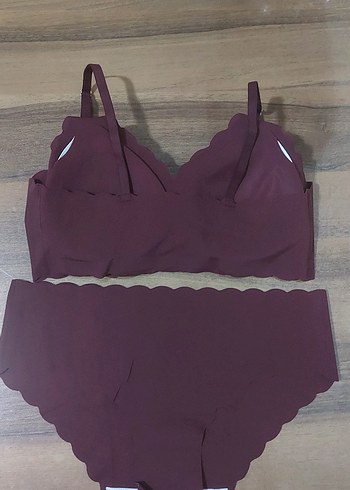 lazer kesim ince
Bordo Minimalist Bohem Sütyen Takımı - Görsel 3