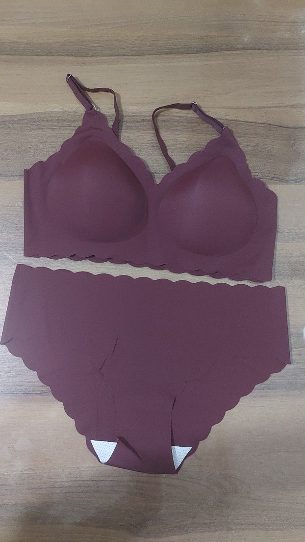 lazer kesim ince
Bordo Minimalist Bohem Sütyen Takımı - Görsel 2