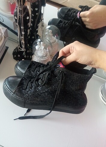 38 Beden Simli converse