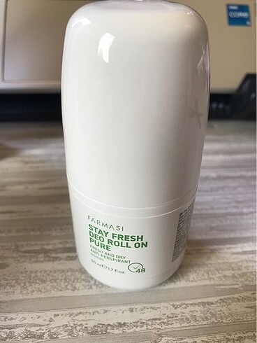 Farmasi Stay fresh Pure Anti-despirant roll on deo