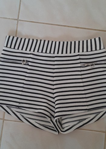 bershka Çizgili Mini Şort