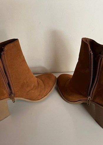 Püsküllü Süet Kadın Botu Blok Topuklu - Görsel 5