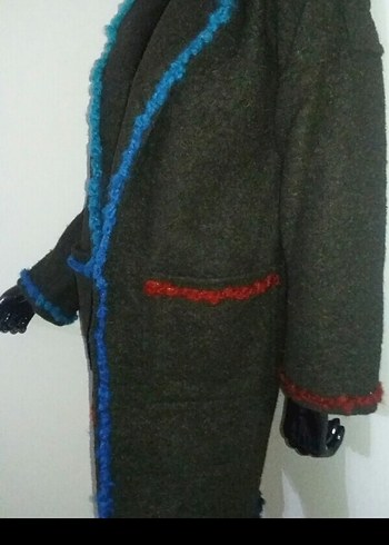 Renkli Nakış Detaylı Uzun Yün Kadın Kaban - Görsel 3