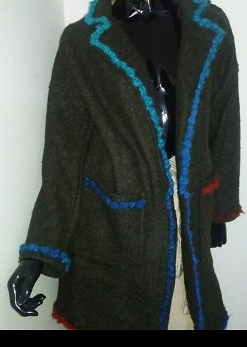 Renkli Nakış Detaylı Uzun Yün Kadın Kaban - Görsel 2