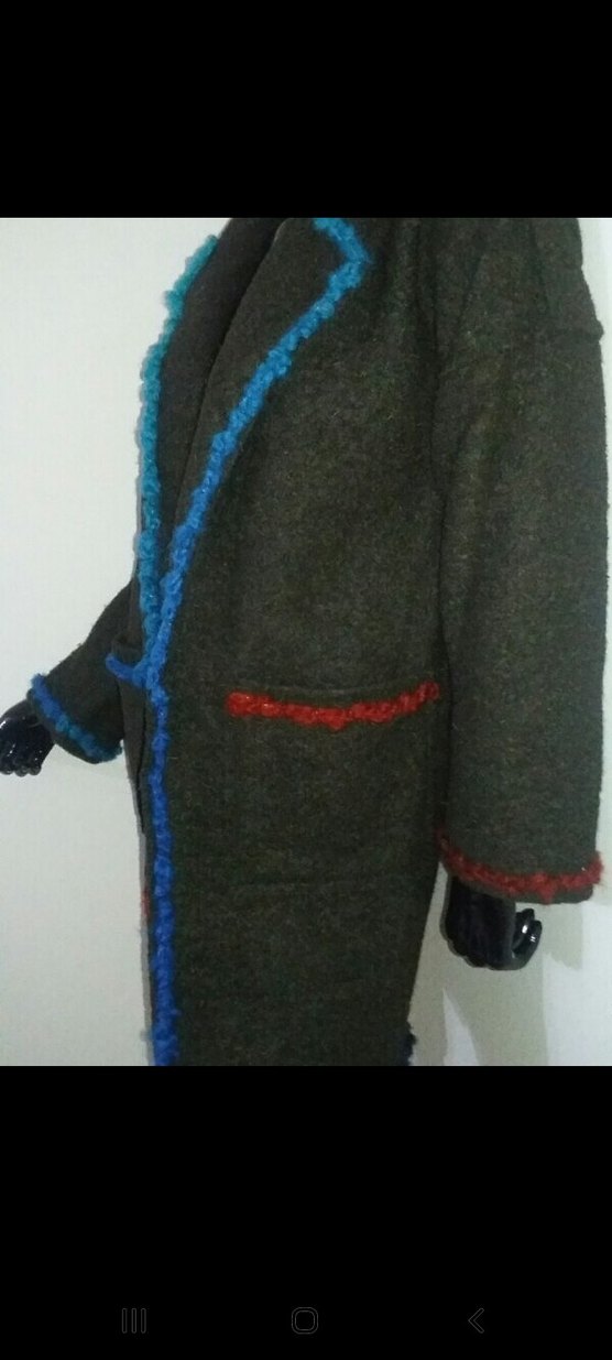 Renkli Nakış Detaylı Uzun Yün Kadın Kaban - Görsel 3