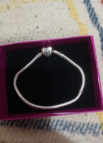 Pandora 17 cm ve hediyeler 