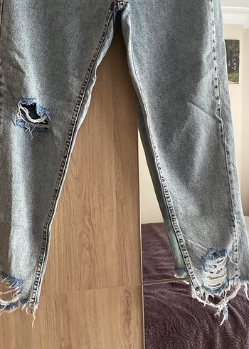 Gri Yırtık Detaylı Bol Kesim Midi Jean - Görsel 3