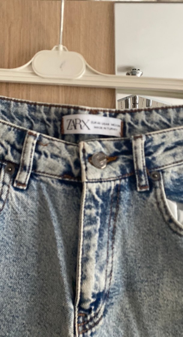 Gri Yırtık Detaylı Bol Kesim Midi Jean - Görsel 4