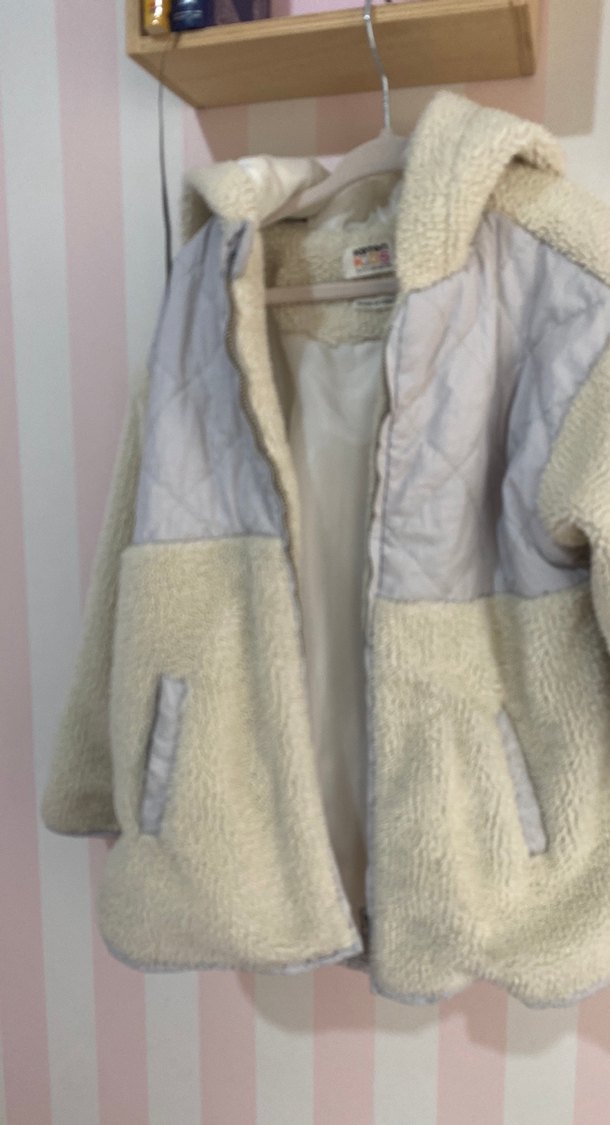 Beyaz Peluş ve Kürklü Kız Çocuk Ceketi - Görsel 3