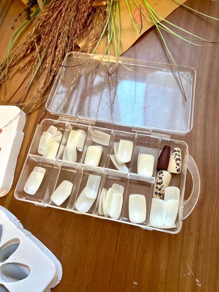 Beyaz Takma Tırnak Seti - Görsel 2