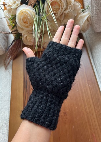 Siyah Örgü Parmaksız Kadın Eldiveni - Görsel 2