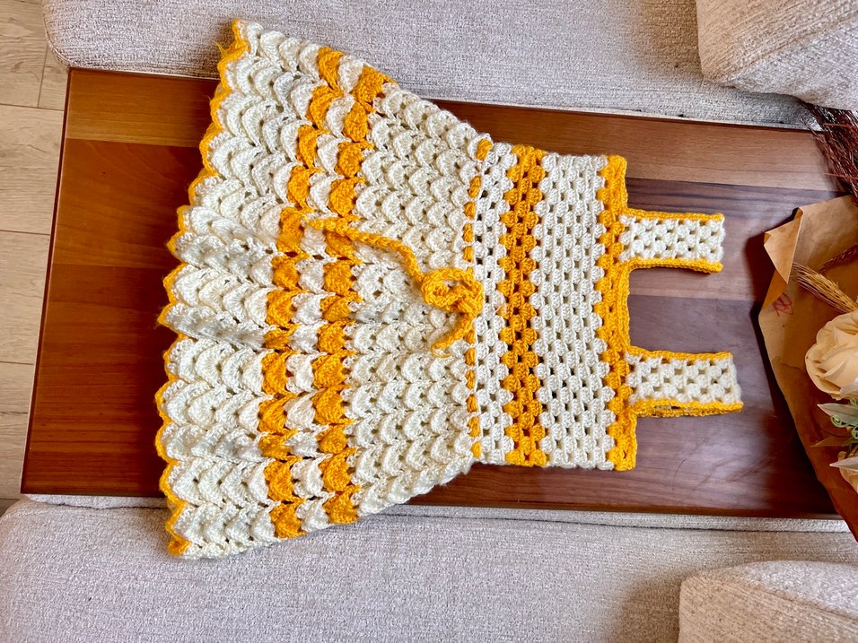 Kız Çocuk Sarı Nakışlı Örgü Elbise - Görsel 2