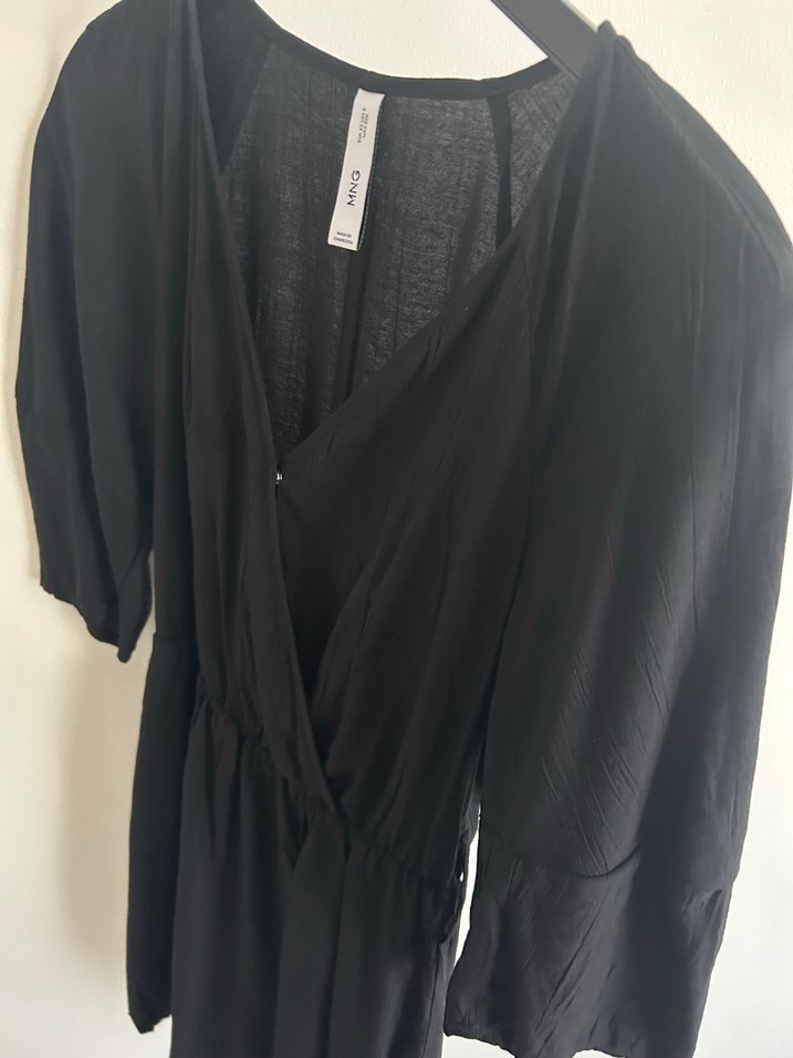 Önü Drapeli Siyah Mango marka Keten kumaş elbise kısa kol - Görsel 4