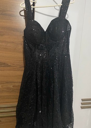 Siyah Parlak V Yakalı Gotik Midi Elbise - Görsel 2