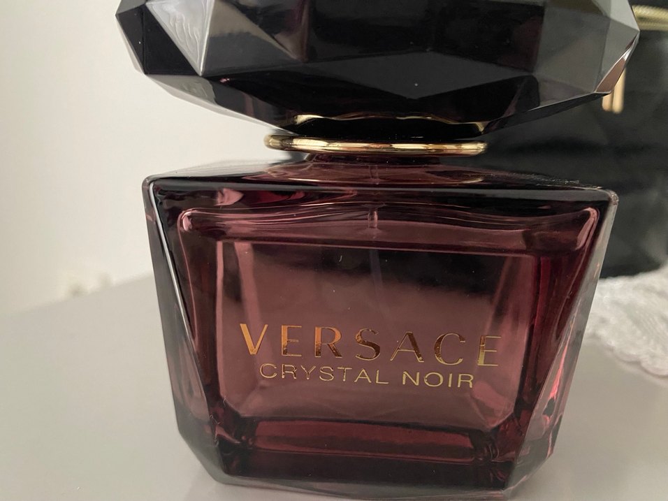 Versace Crystal Noir Kadın Parfümü - Görsel 2