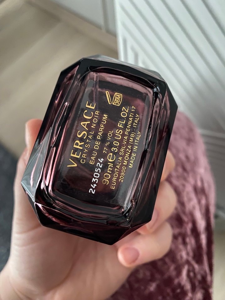 Versace Crystal Noir Kadın Parfümü - Görsel 4
