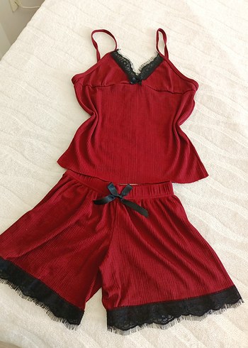 Kırmızı Dantelli Kısa Kadın Pijama Takımı