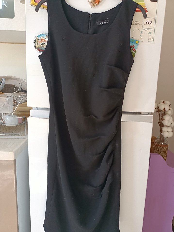 Siyah Drapeli Kolsuz Midi Elbise - Görsel 2