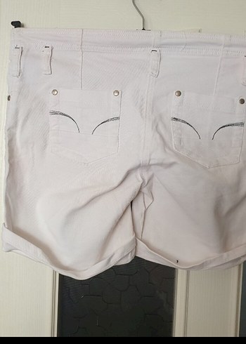 H&M Kadın Beyaz Mini Jean Şort XL