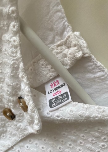 Kız Çocuk Beyaz Düğmeli Keten Elbise - Görsel 2