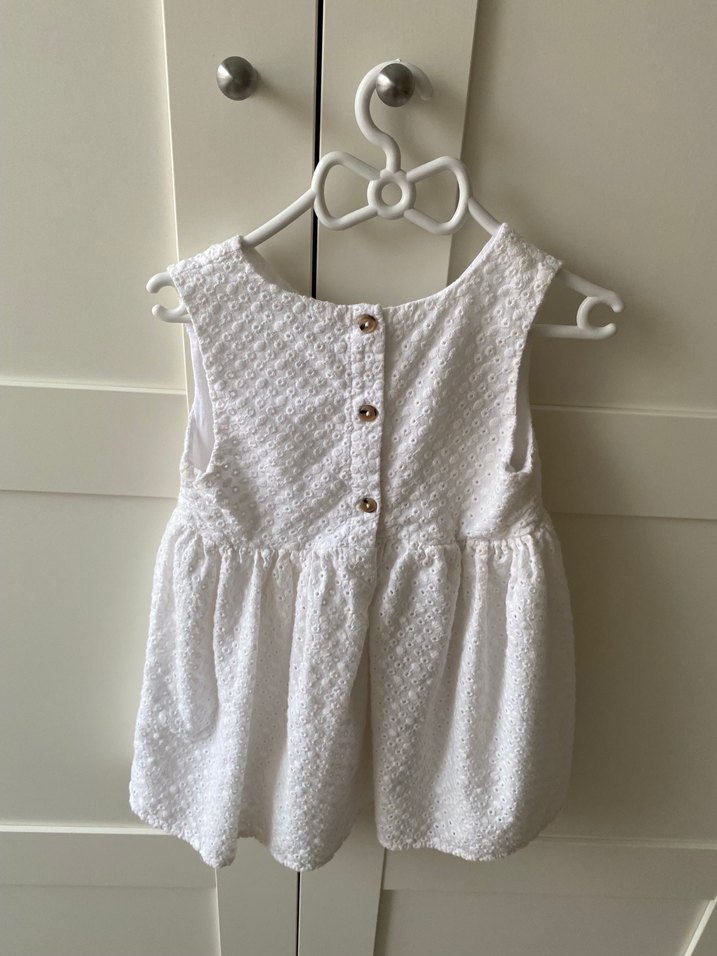 Kız Çocuk Beyaz Düğmeli Keten Elbise - Görsel 3