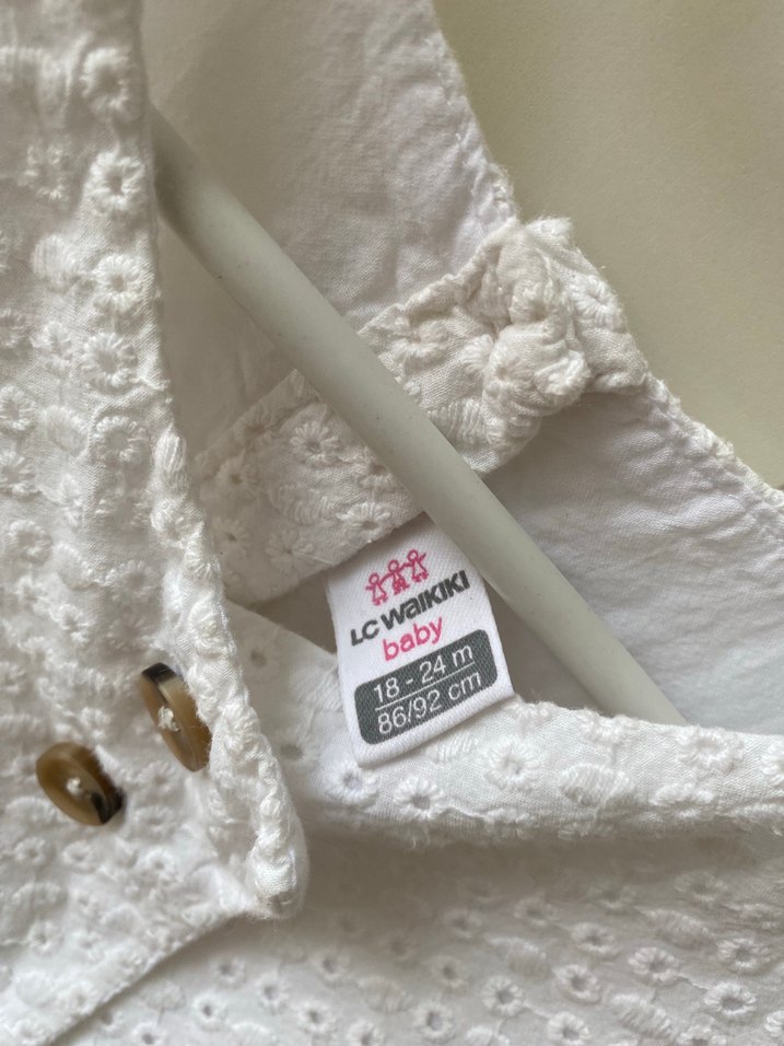 Kız Çocuk Beyaz Düğmeli Keten Elbise - Görsel 2