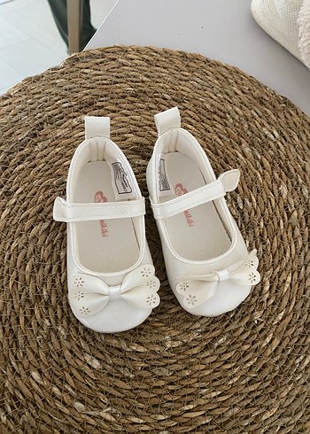 Kız Çocuk Beyaz Fiyonklu Babet Ayakkabı - Görsel 2