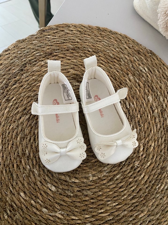Kız Çocuk Beyaz Fiyonklu Babet Ayakkabı - Görsel 2