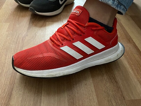 Orijinal Adidas spor ayakkabı