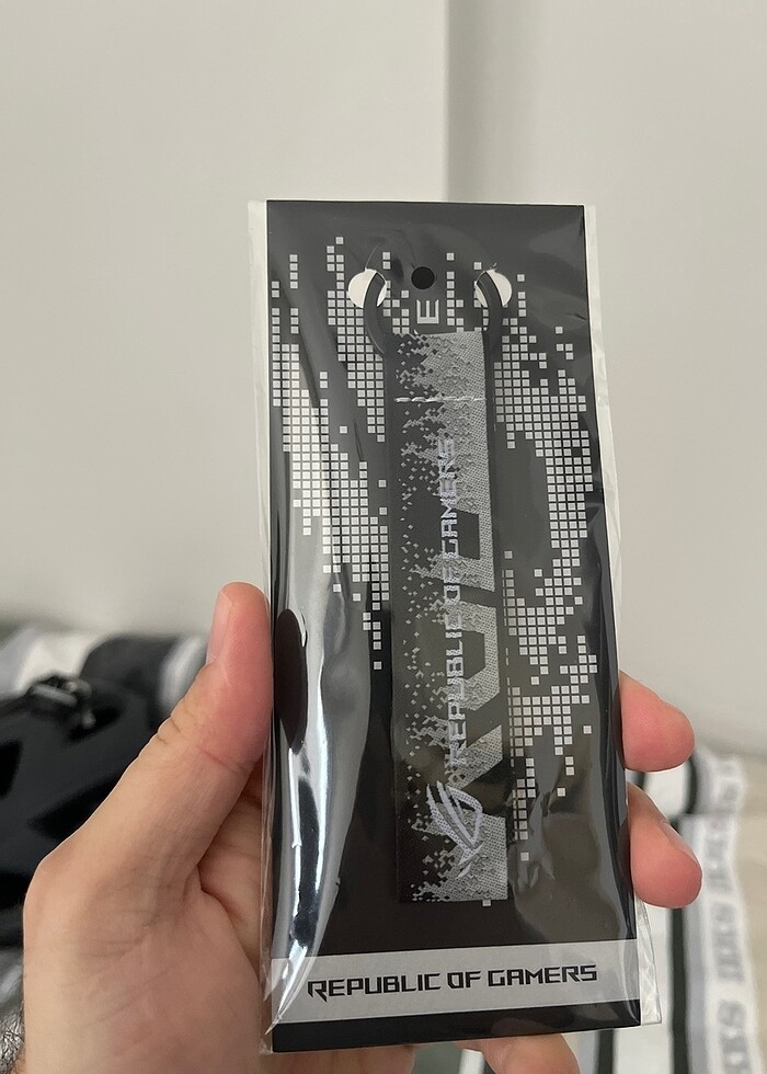 Asus Rog anahtarlık - Görsel 3