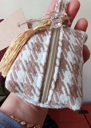 Bej Püsküllü Kadın Anahtarlık - Görsel 4