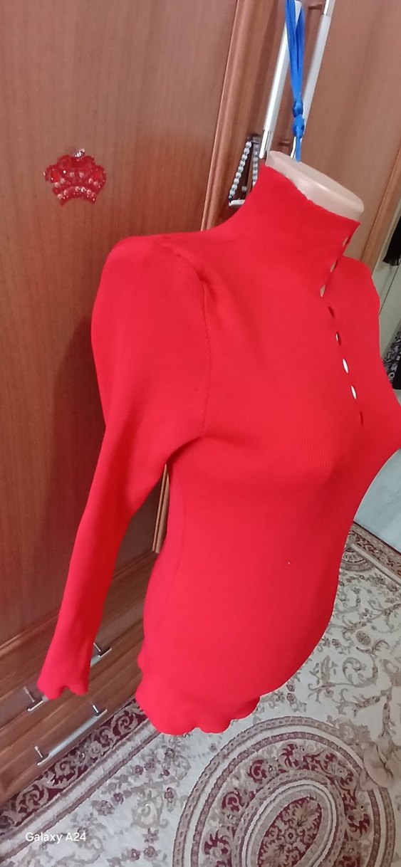 Yüksek Yakalı Kırmızı Kadın Kazak - Görsel 2