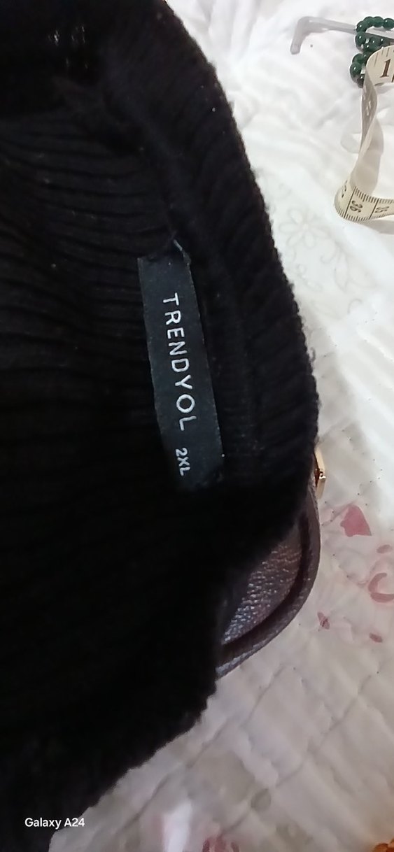 Siyah Kadın Triko Kazak, Yuvarlak Yaka, Uzun Kollu - Görsel 4