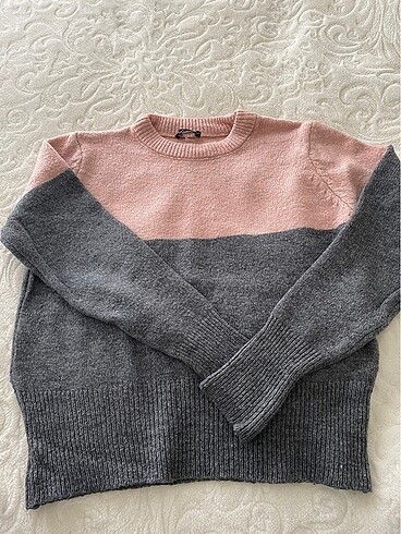Pembe-gri triko kazak