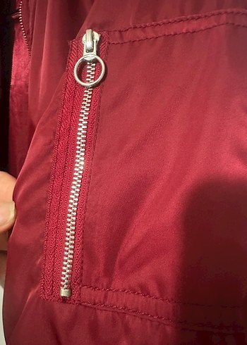 xs Beden Pull&Bear Kırmızı Parlak Kadın Bomber Ceket