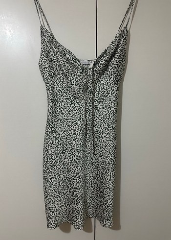 34 Beden Bershka Çıtır Desen İp Askılı Saten Elbise