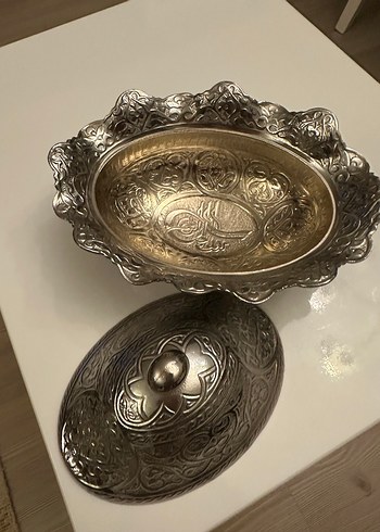 Gümüş Görünümlü Kapaklı Sunumluk - Görsel 3