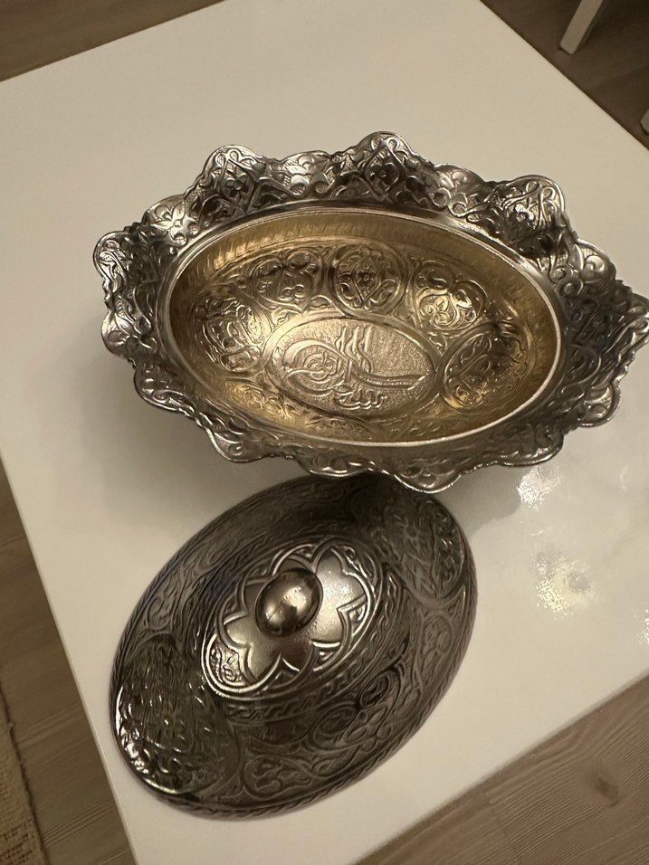 Gümüş Görünümlü Kapaklı Sunumluk - Görsel 3