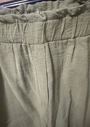 Haki Lastikli Bel Cepli Şort - Görsel 7