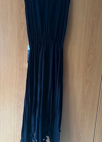 Siyah Etek Ucu Asimetrik ve Püskül Detaylı Uzun Elbise Askılı - Görsel 2