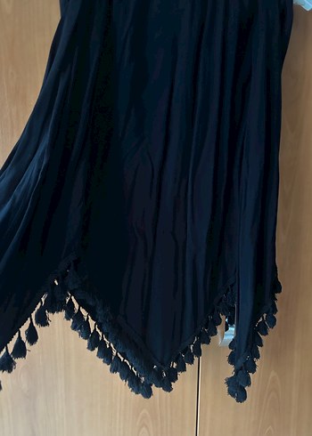 Siyah Etek Ucu Asimetrik ve Püskül Detaylı Uzun Elbise Askılı - Görsel 5